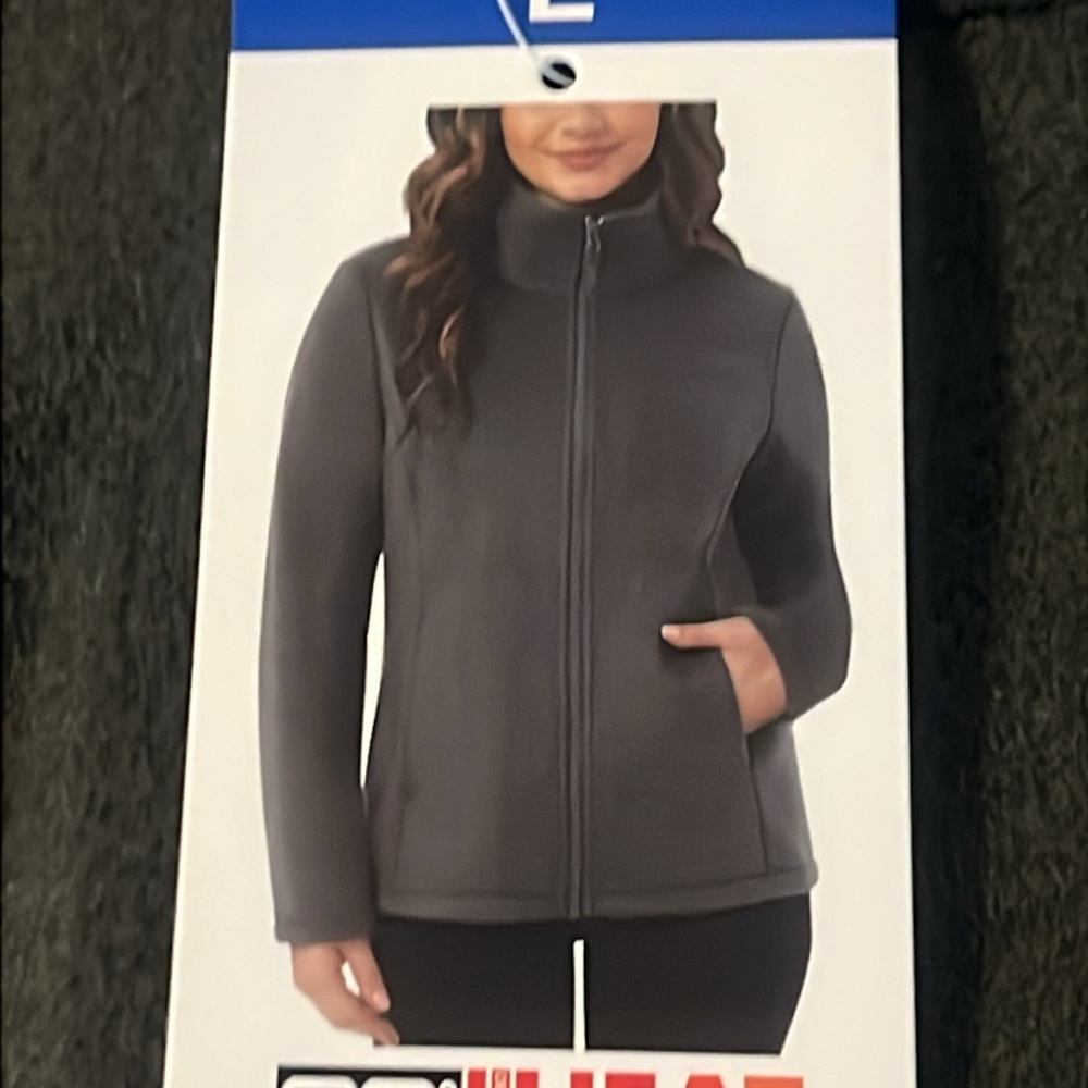 NWT (32 degrees HEAT) woman’s fleece jacket size L in olive Green color